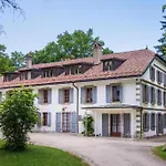 Hotel Chateau De Bossey 3*