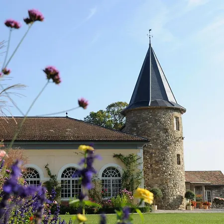 Chateau De Bossey 3*