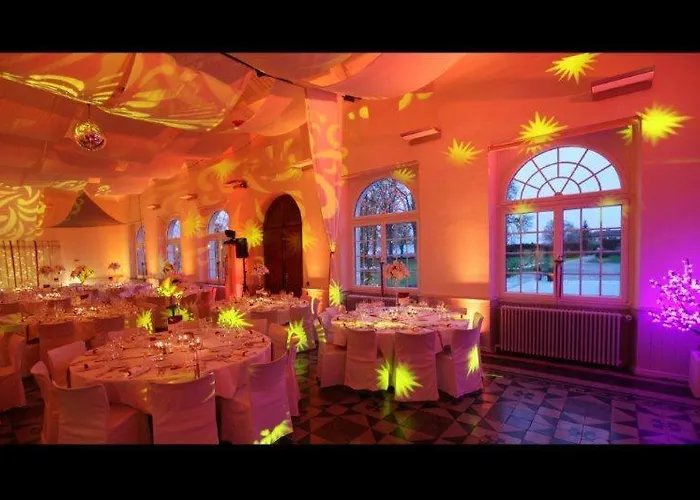 Chateau De Bossey 3*