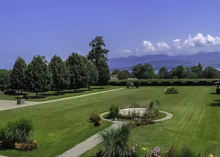 Chateau De Bossey 3*