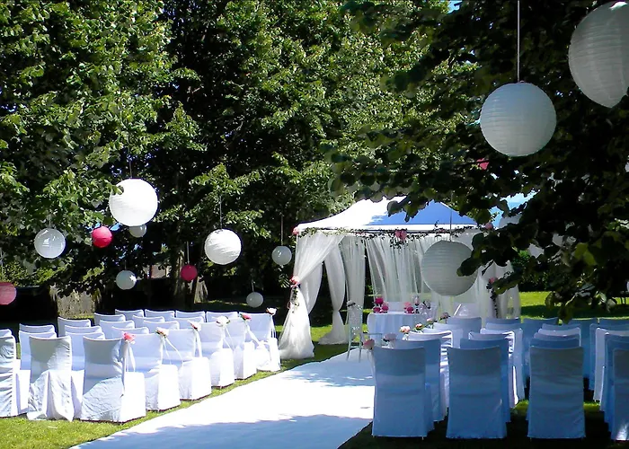 Otel Chateau De Bossey 3*