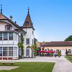 Chateau De Bossey 3*