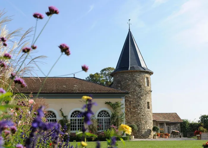 Chateau De Bossey 3*